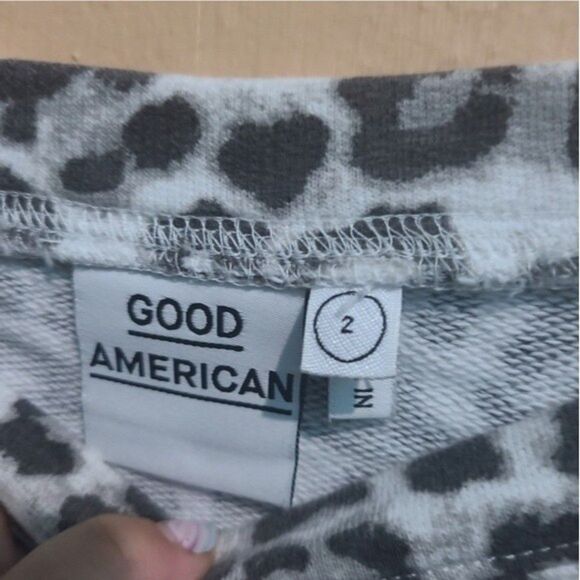 Good American Snow Leopard Sweater   NWT - Picture 5 of 8